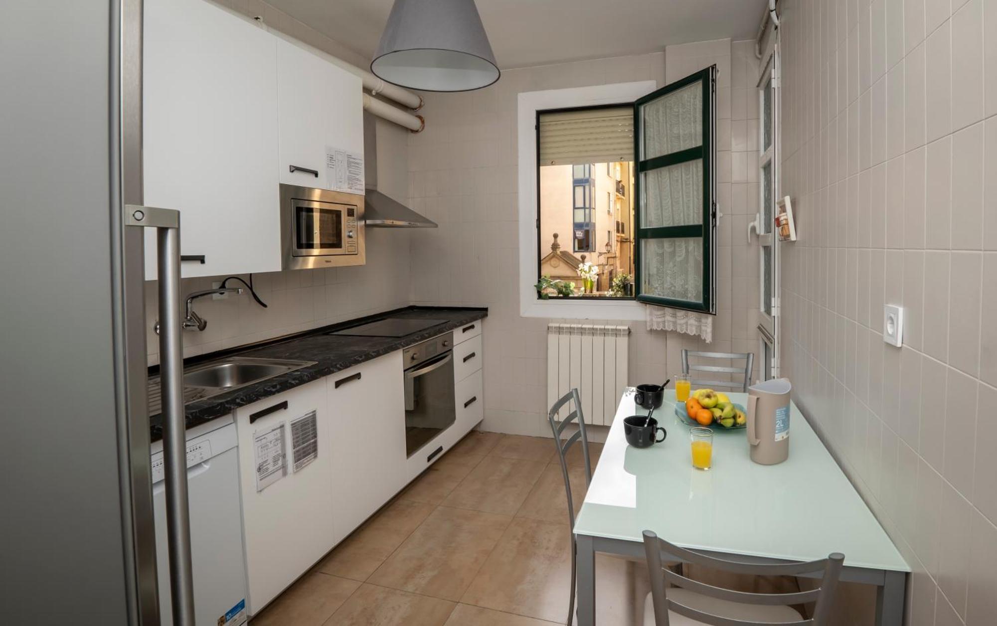 Appartement Santiago Tower Aire Ac Casco Antiguo By *