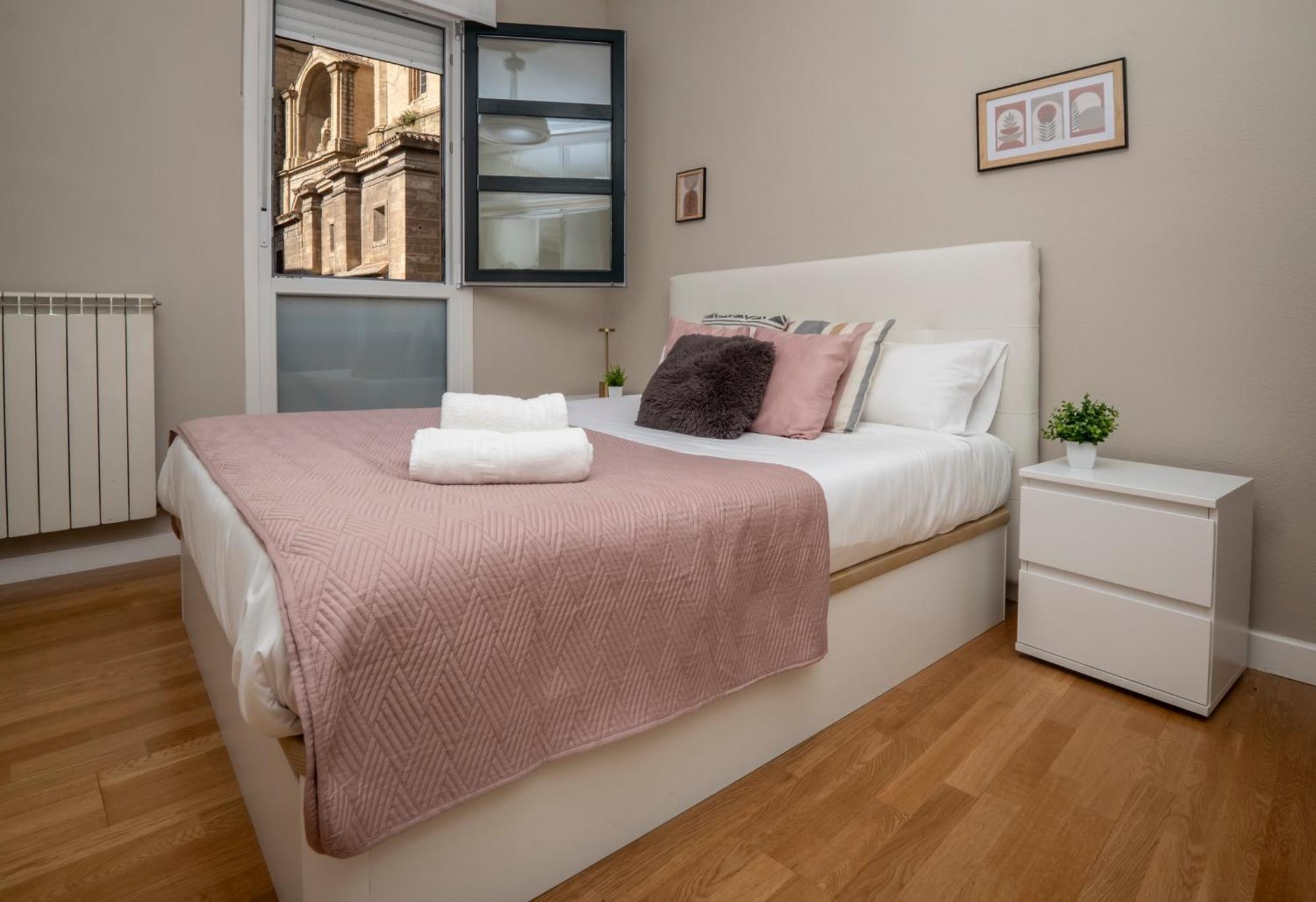 Santiago Tower Aire Ac Casco Antiguo By Appartement