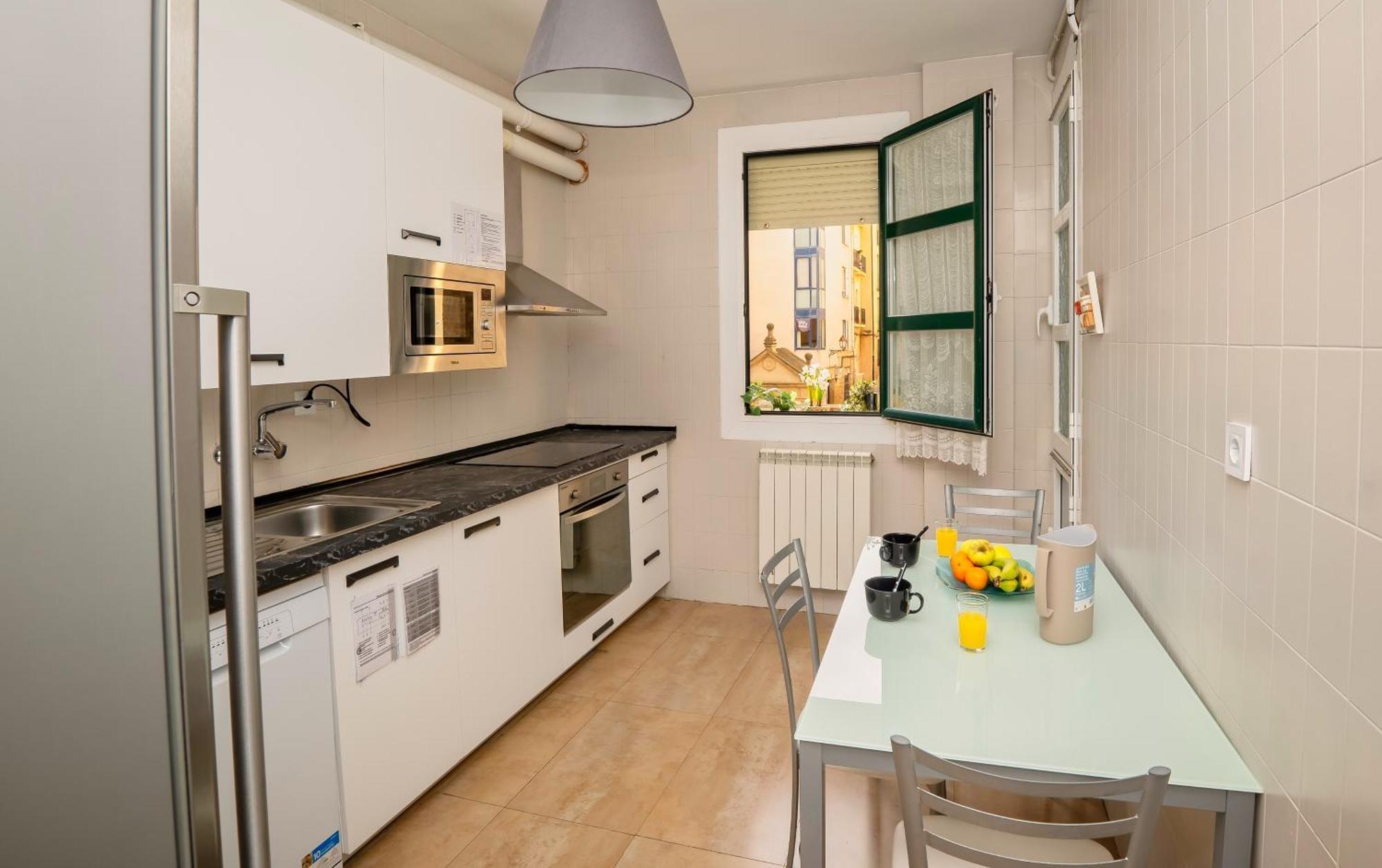 Appartement Santiago Tower Aire Ac Casco Antiguo By *